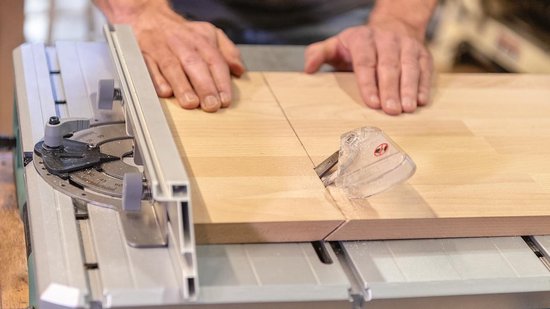 Waar moet je op letten bij het kopen van een zaagtafel?